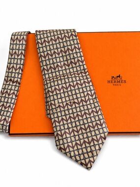 Hermès Silk Tie Geometric Arrow Pattern With Box 100% Silk France